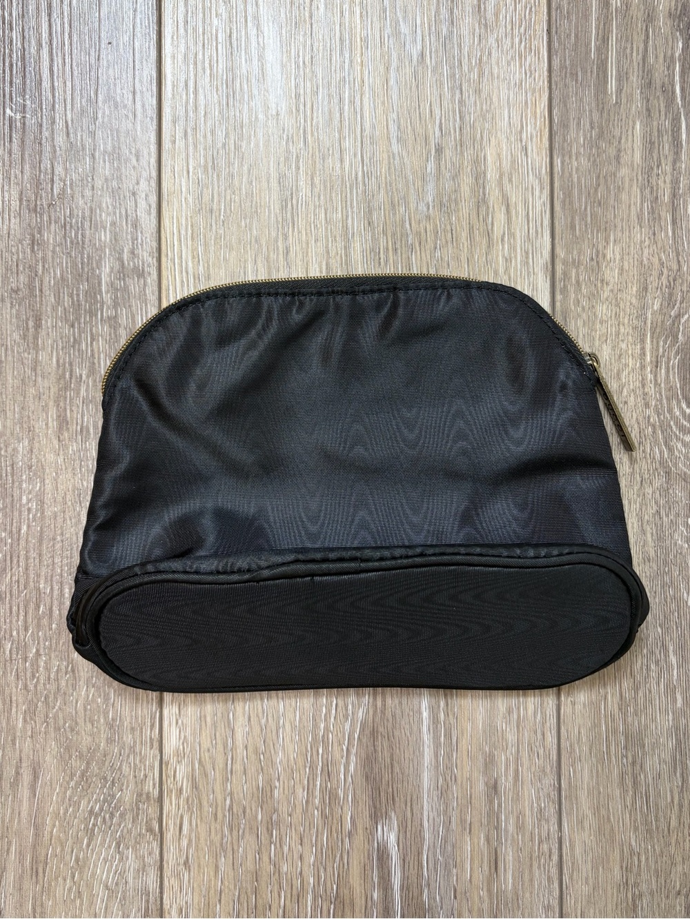 Gucci Black Cosmetic Pouch with Gold Logo Plate - Picture 4 of 9